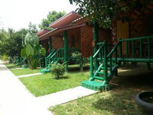 The Royal Bamboo Lodge Khao Sok National Park Экстерьер фото